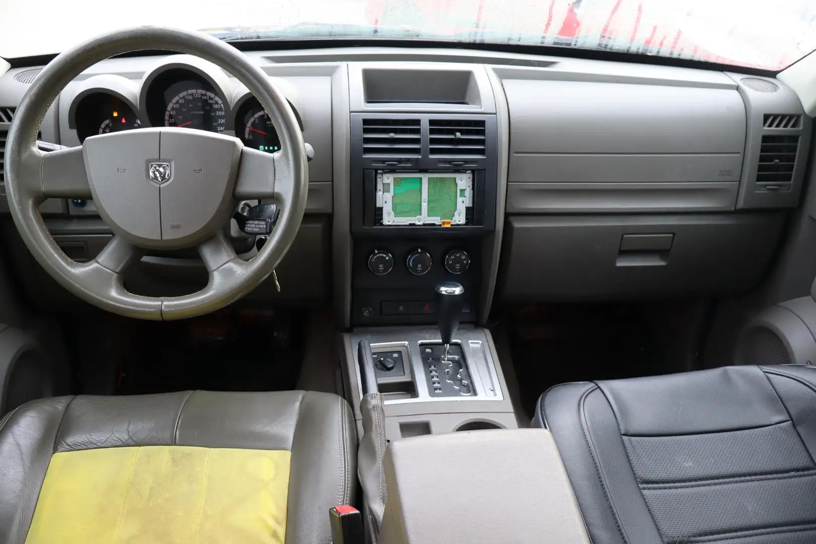 Dodge Nitro 3.7 V6 SE Airco, Schuif- kanteldak, Trekhaak, Elek Schwarz - 2