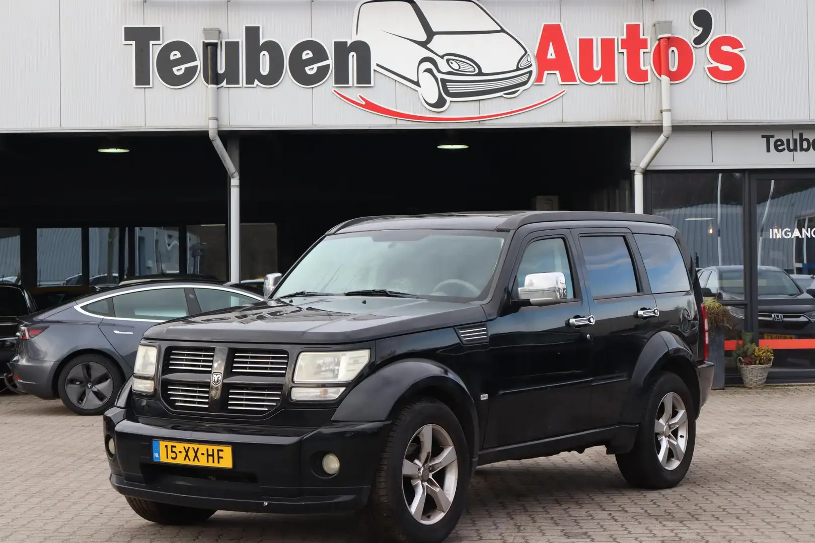 Dodge Nitro 3.7 V6 SE Airco, Schuif- kanteldak, Trekhaak, Elek Schwarz - 1