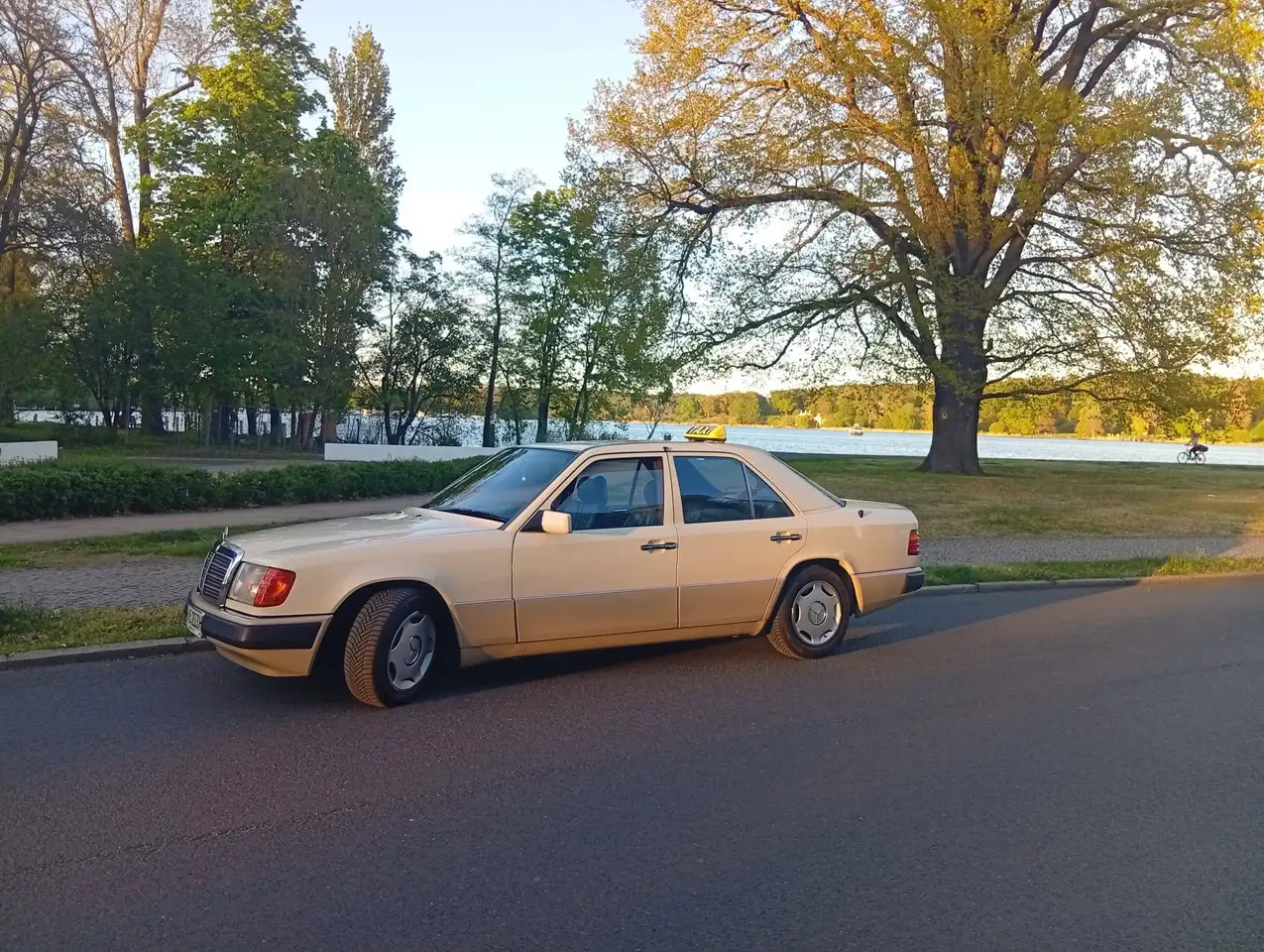 Mercedes-Benz E 200 E-Klasse, foto 1