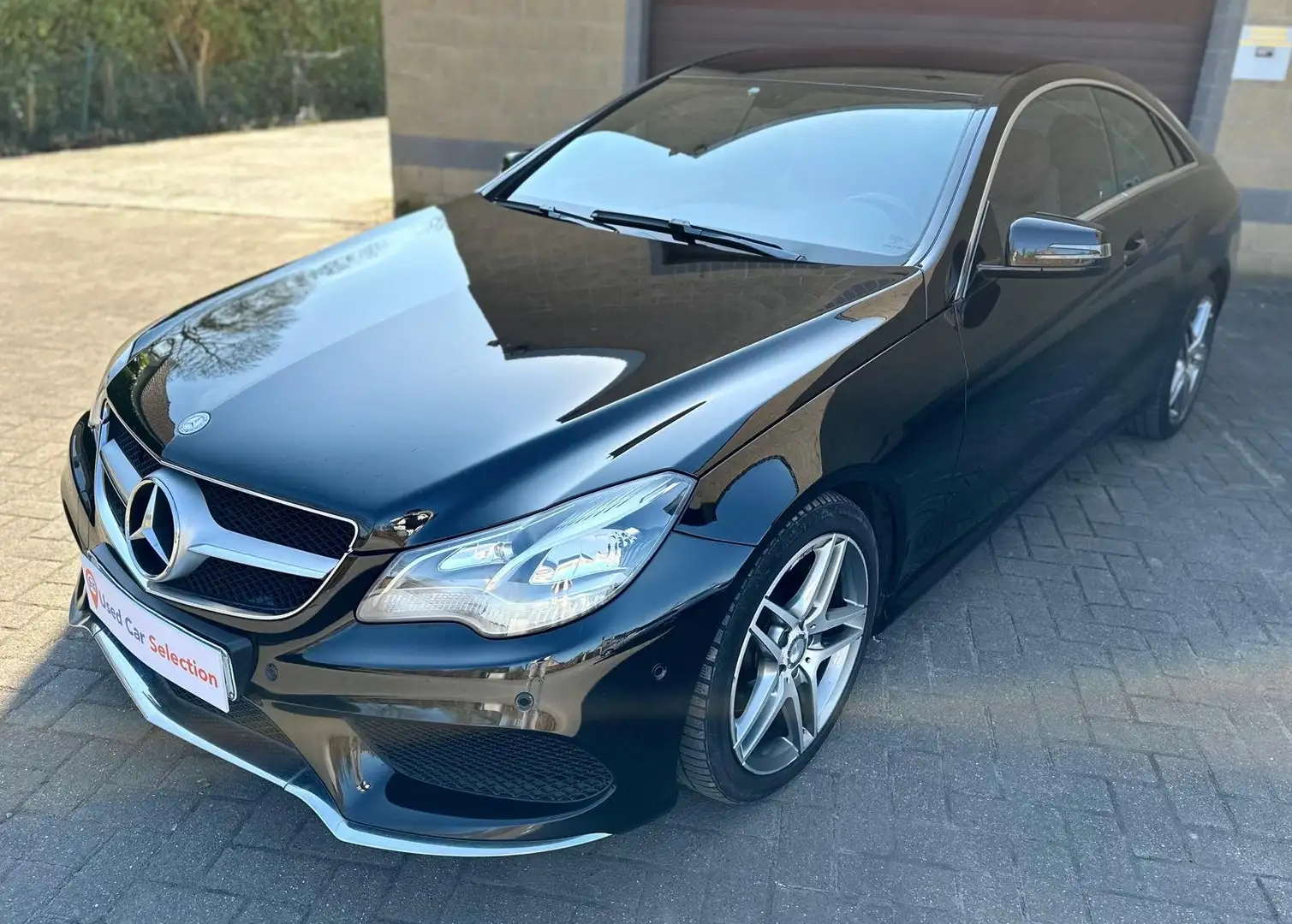 Mercedes-Benz E 220 Coupé AMG Facelift/ Navi/ PDC/ Garantie Noir - 1