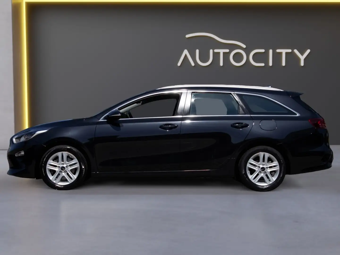 Kia Ceed SW / cee'd SW Sportswagon 1.0 T-GDi DynamicLine l Camera l Navi Zwart - 2