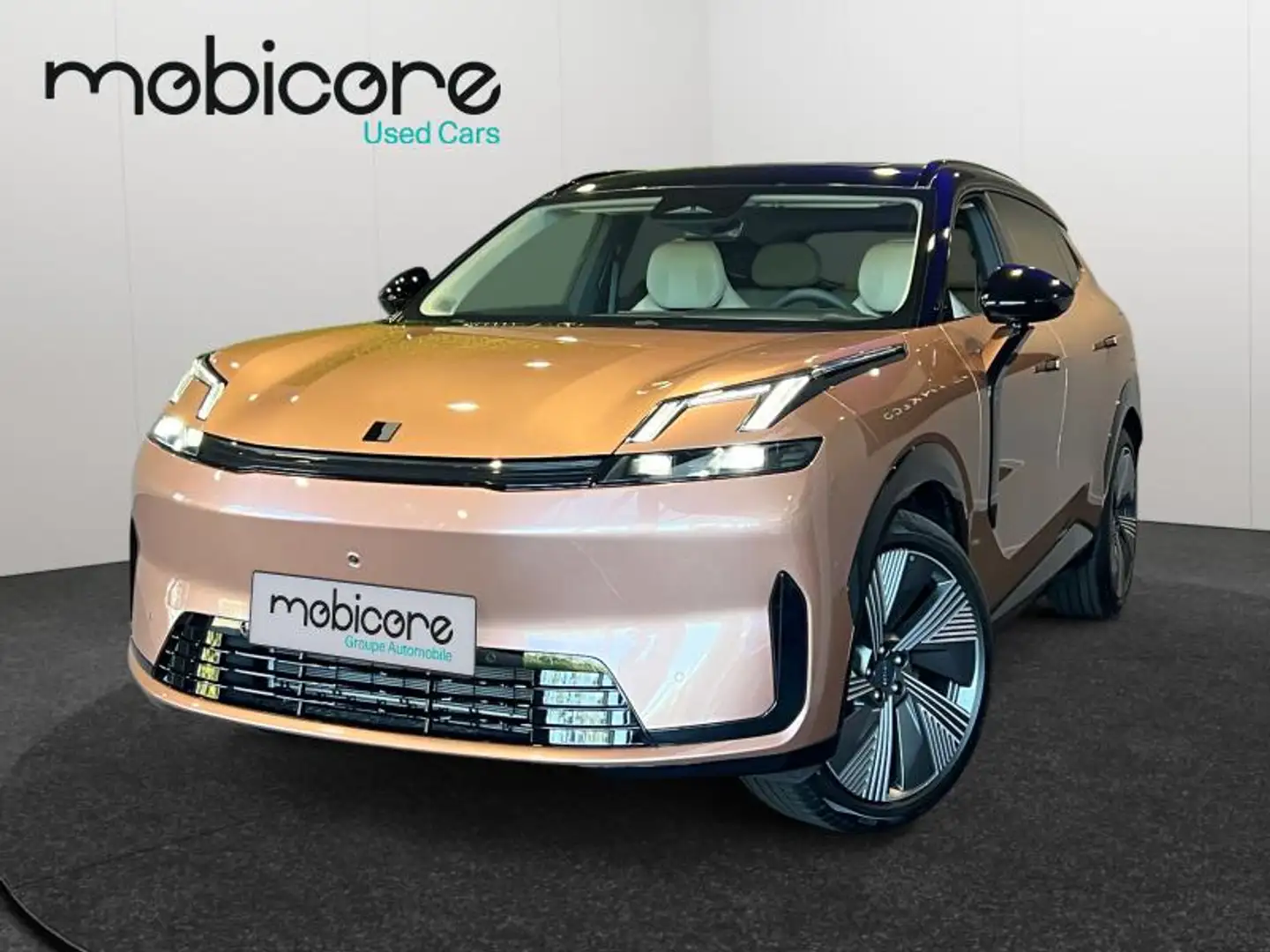 Lynk & Co 08 More Beige - 1