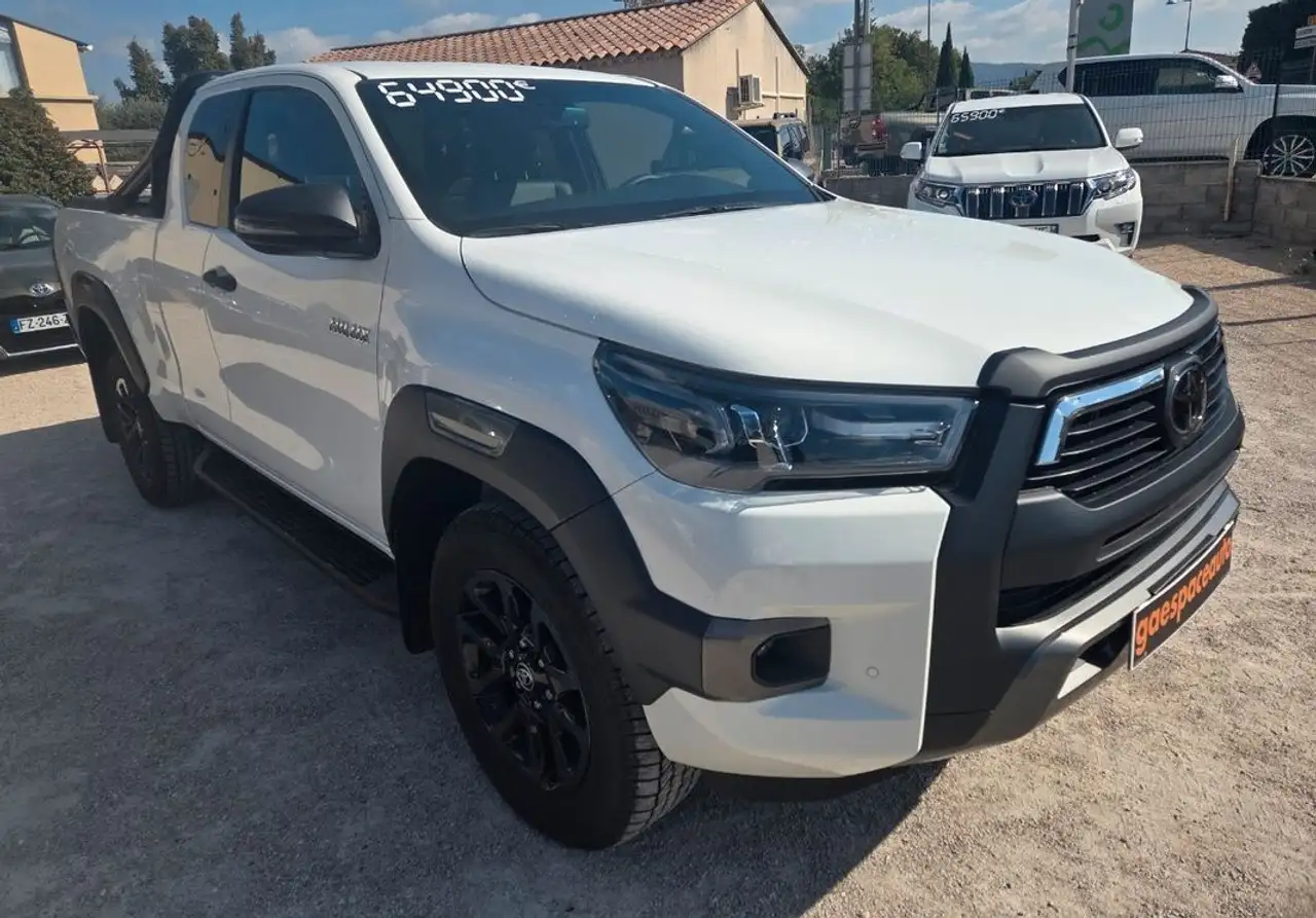 Toyota Hilux invincible 204 bva tva recup soit 54083ht — photo 1 of 7