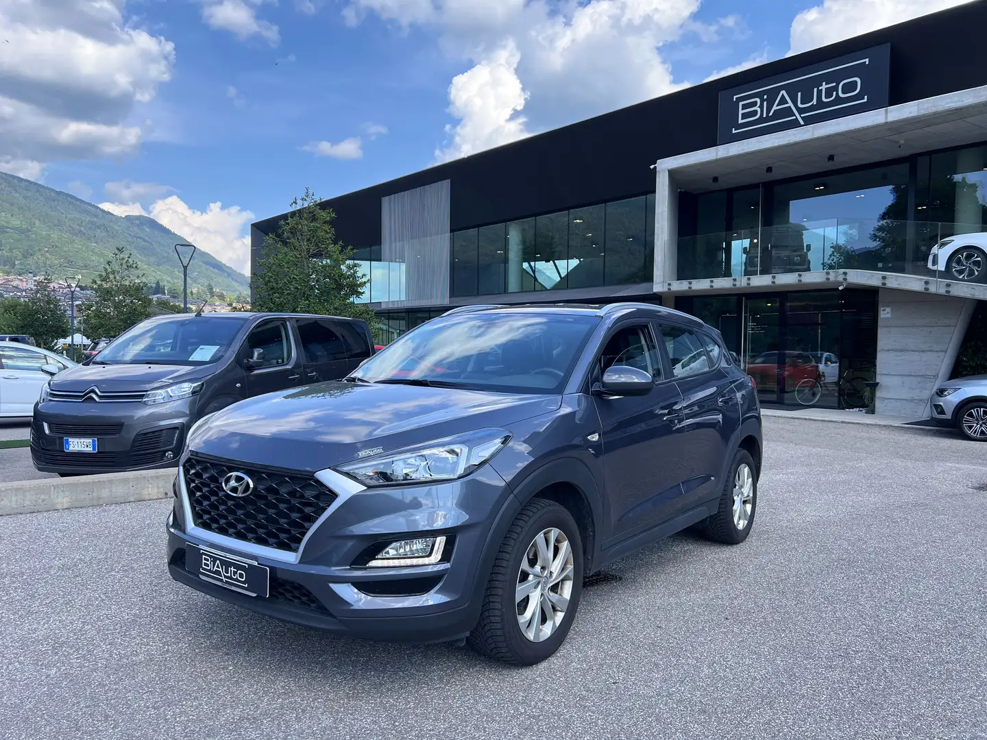 Hyundai TUCSON 1.6 CRDI 115CV XTECH 2WD Gris - 1