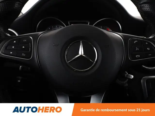 Mercedes-Benz 220 view 19