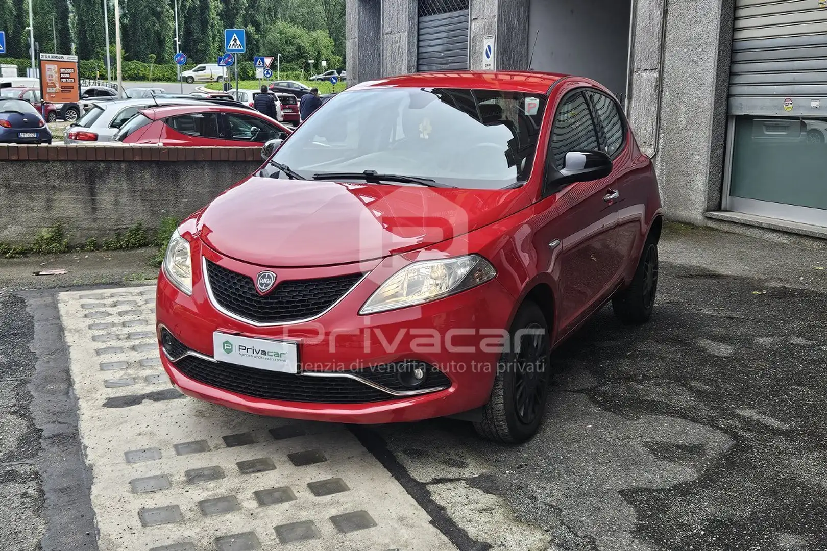 Lancia Ypsilon Ypsilon 0.9 TwinAir 85 CV 5 porte Metano Ecochic G Rood - 1