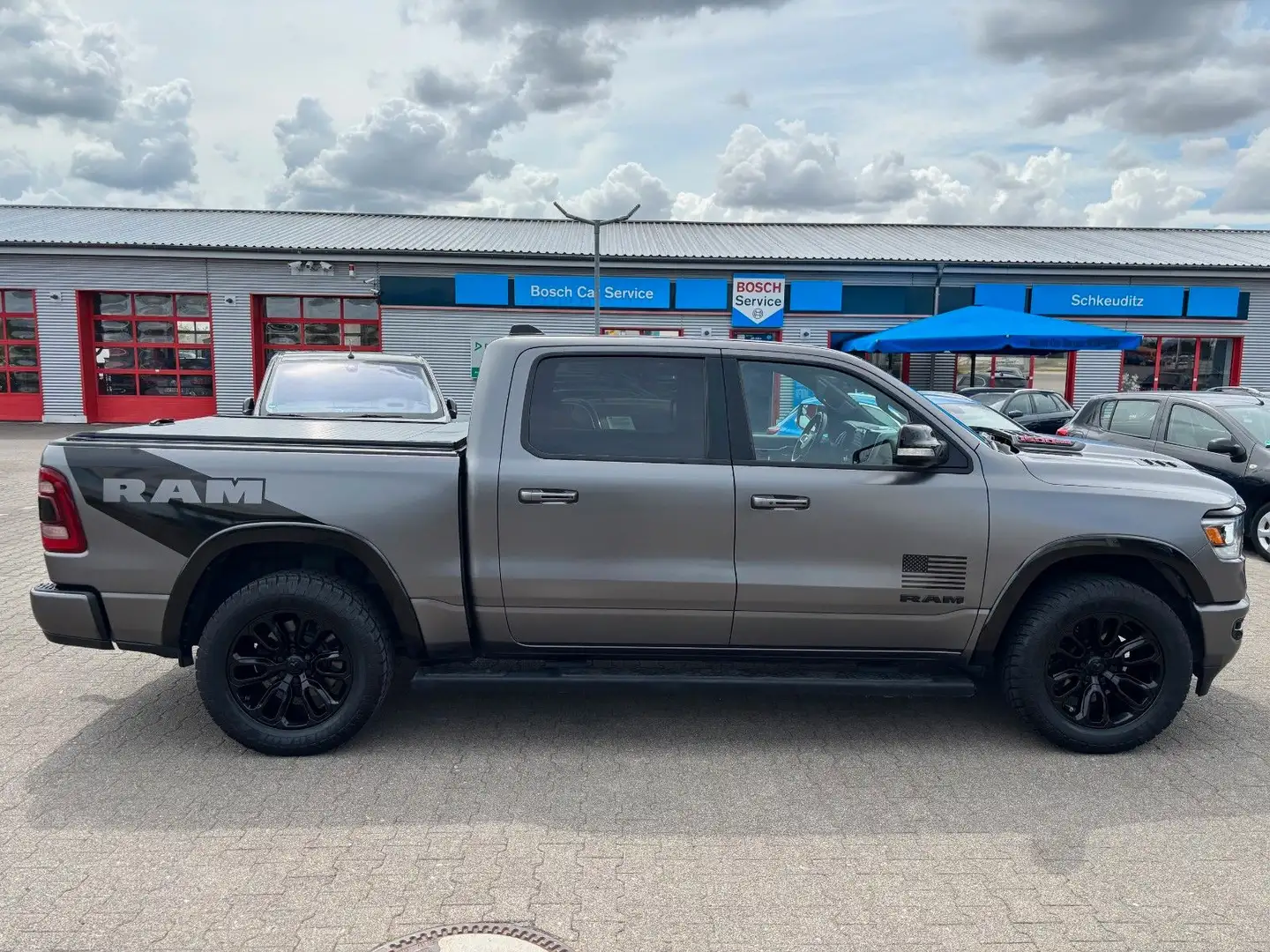 Dodge RAM 1500 Laramie Sport LPG AHZV,  DE-Ausführung Grau - 2