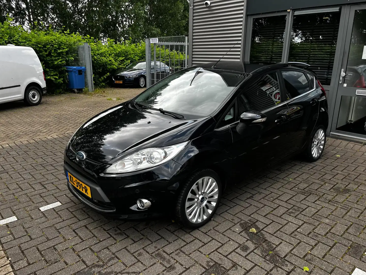 Ford Fiesta 1.25 Titanium Negro - 2