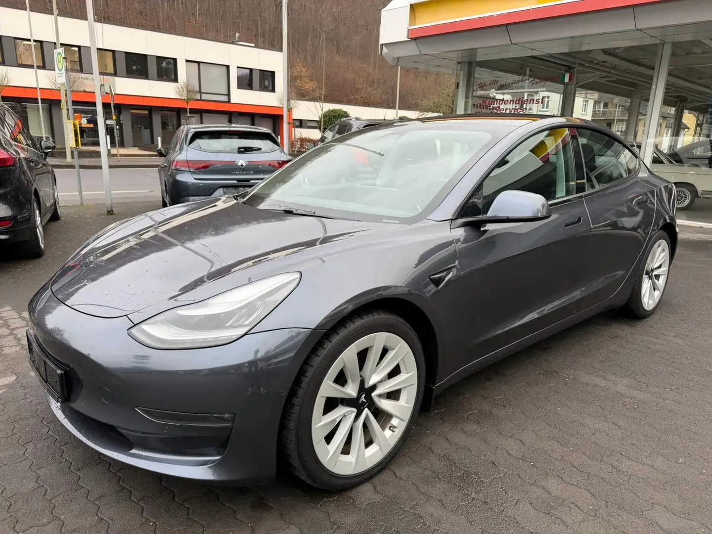 Tesla Model 3 Long Range Dual AWD,19-Zoll,abn.AHK,1.Hd Grau - 1