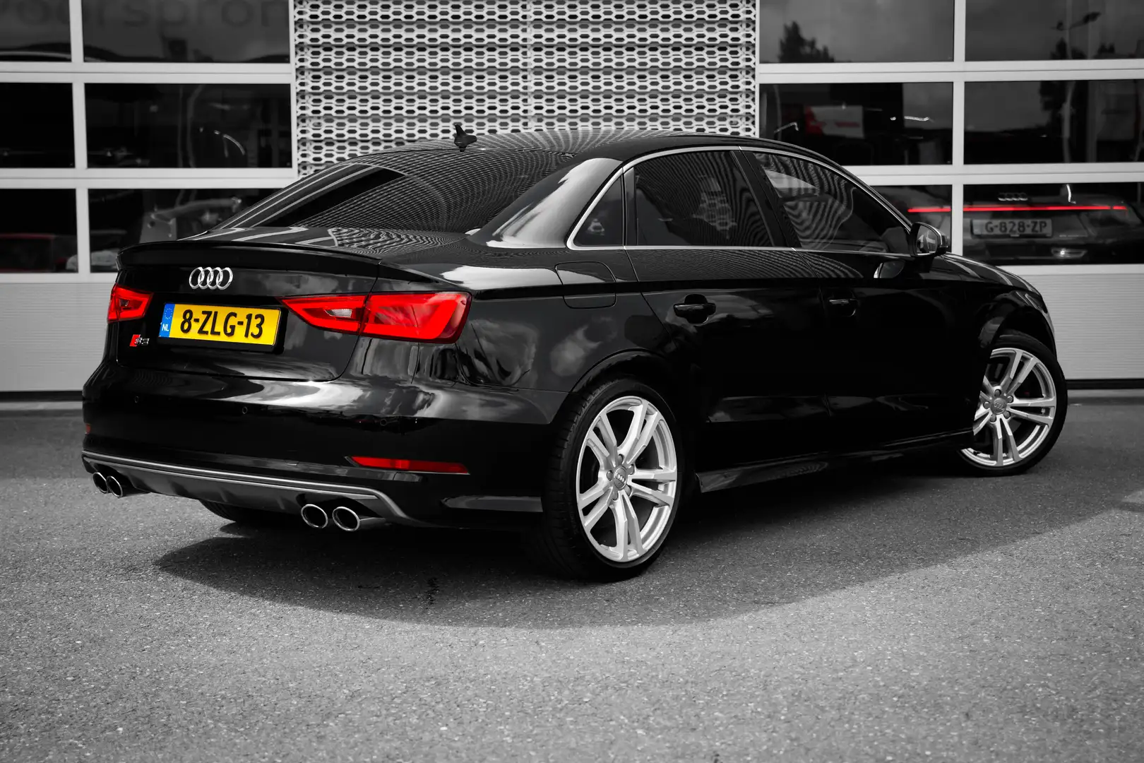 Audi S3 Limousine 2.0 TFSI 300pk quattro Pro Line Plus | B Zwart - 2