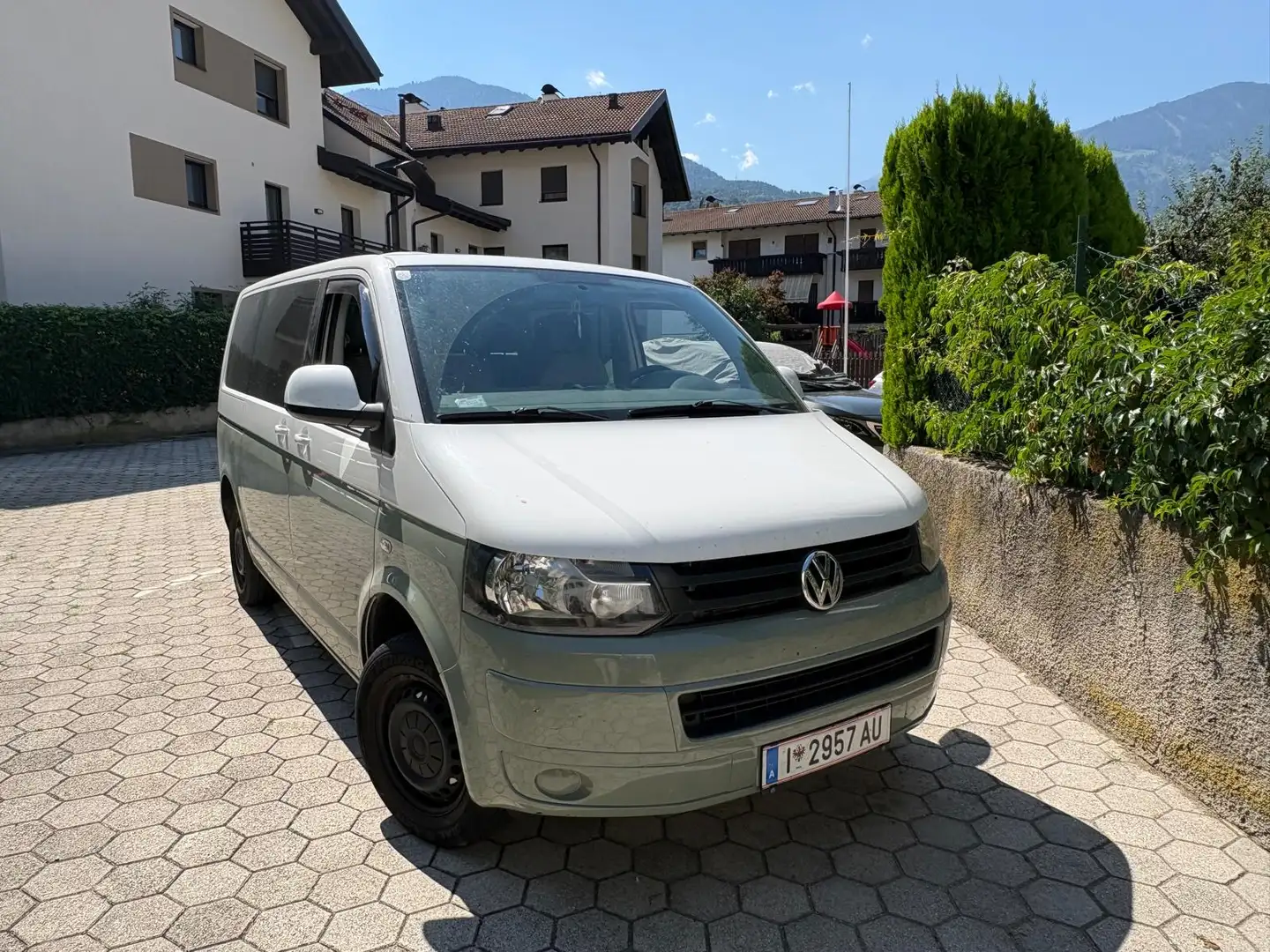 Volkswagen T5 Kombi Kombi 2,0 Entry TDI BMT D-PF Entry Weiß - 1
