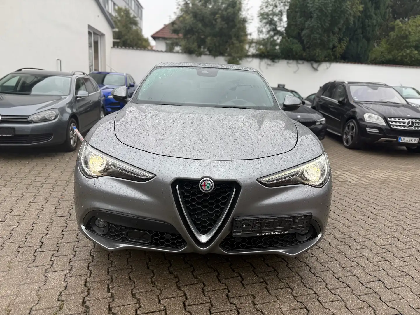 Alfa Romeo Stelvio Super Q4*4x4*AHK*Pano*Leder*Bi-Xenon*el.Sitz*Sound Gris - 2