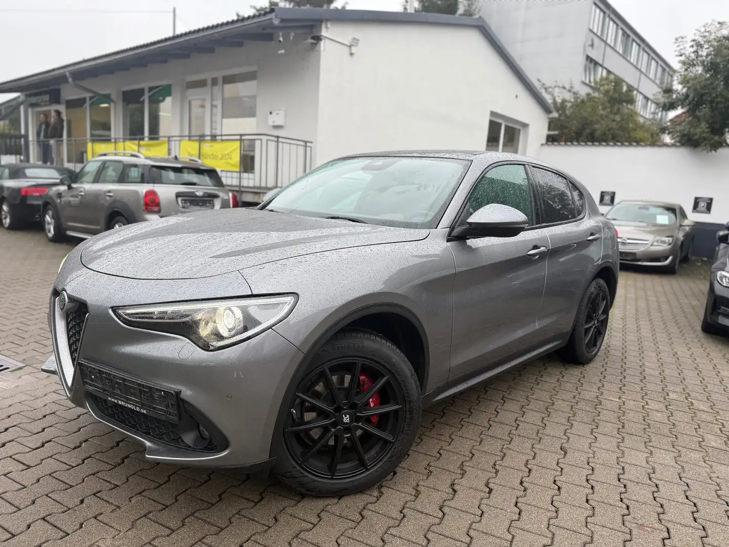 Alfa Romeo Stelvio Super Q4*4x4*AHK*Pano*Leder*Bi-Xenon*el.Sitz*Sound Gris - 1