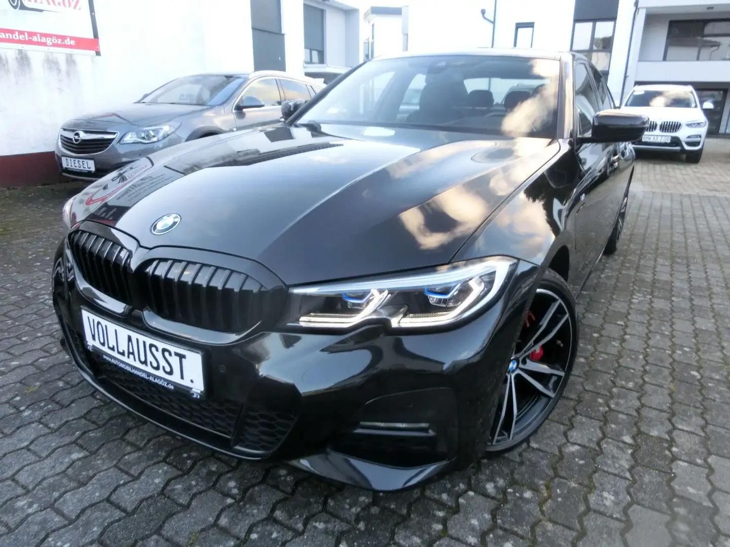 BMW 330 e xDrive M-SPORTPAKET LEDER KANERA HEAD-UP Noir - 2