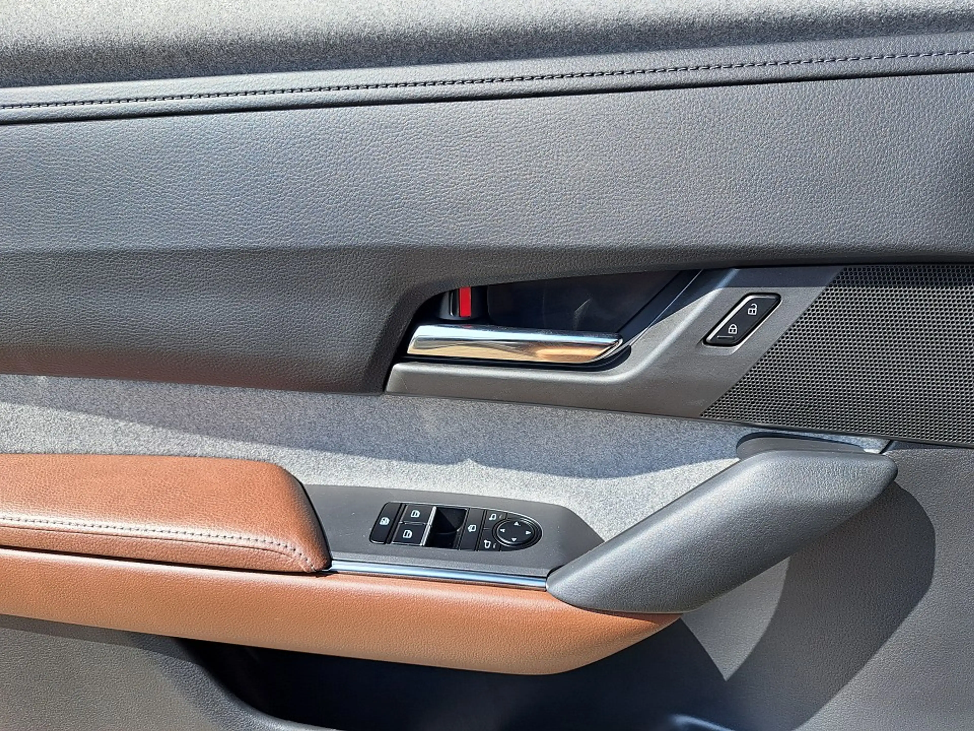 Mazda MX-30 EV 35,5 kWh ADVANTAGE Matrix; Kamera; Carplay — photo 9