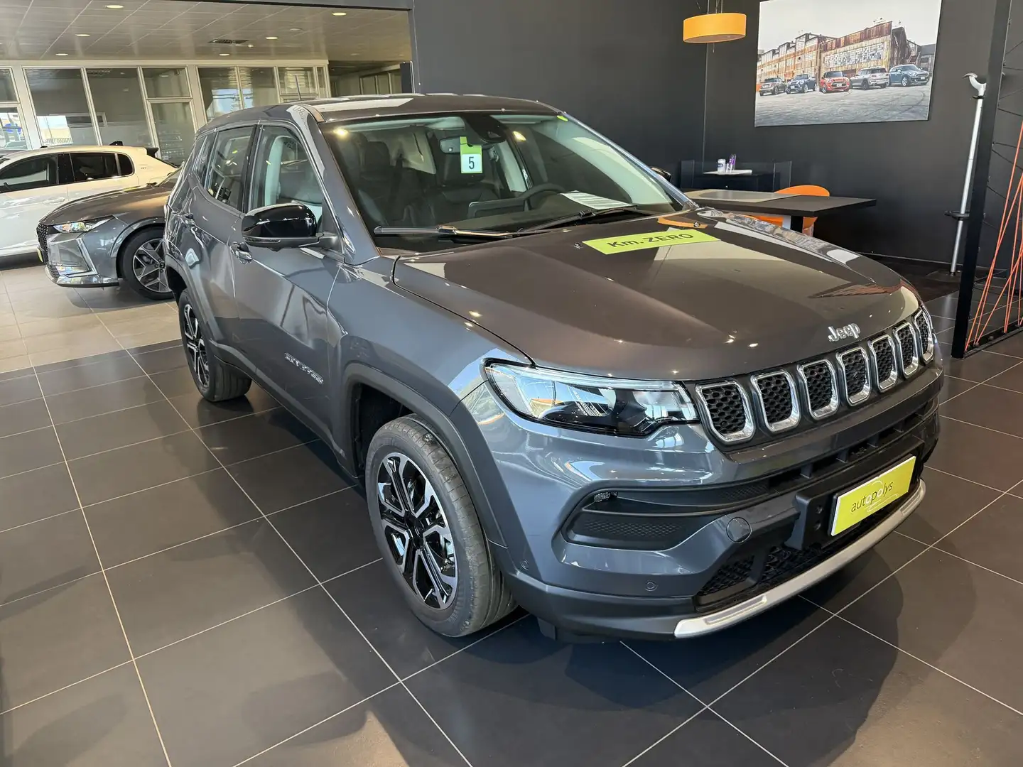 Jeep Compass 1.5 Turbo T4 130 CV MHEV 2WD Altitude Gris - 2