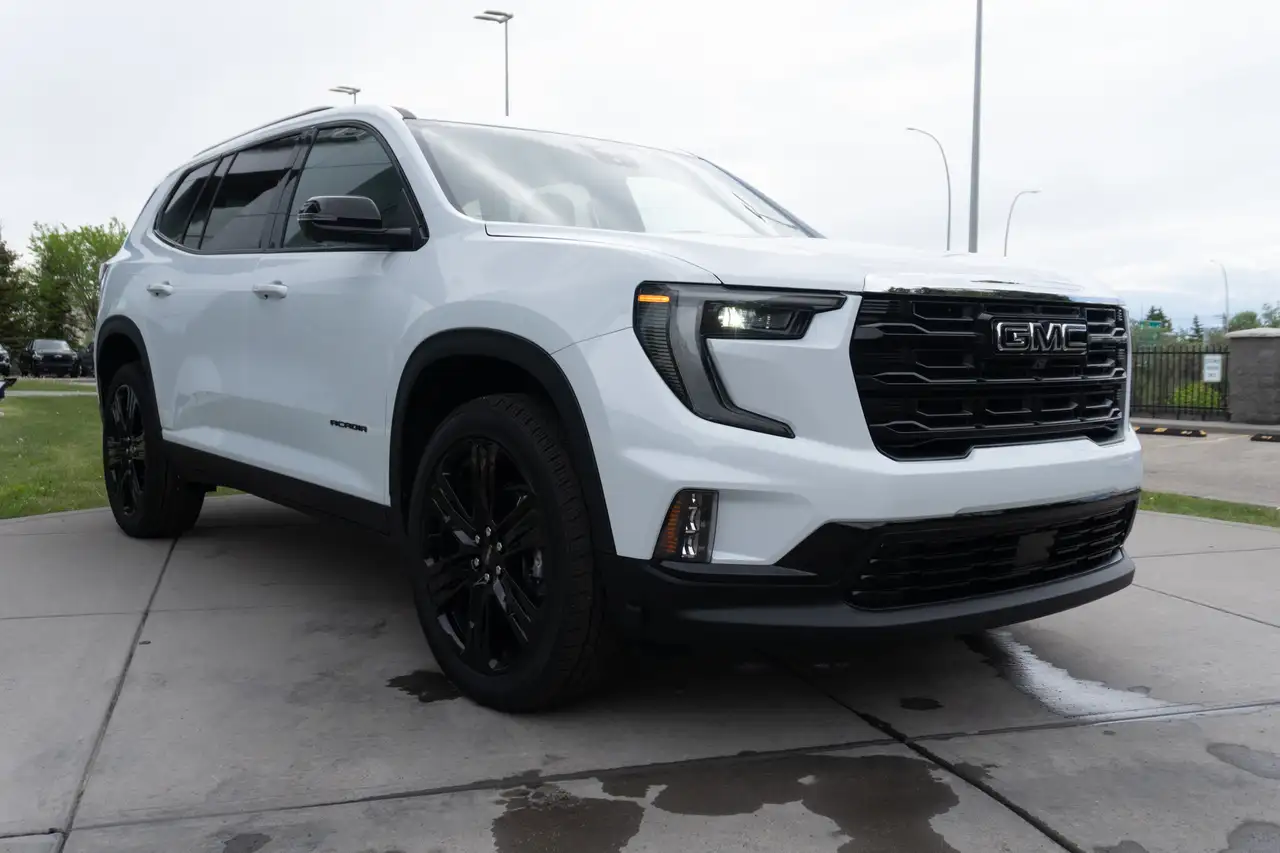GMC Acadia снимка GMC Acadia