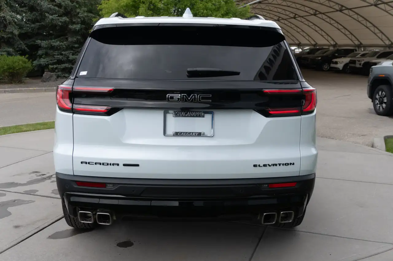 GMC Acadia снимка GMC Acadia