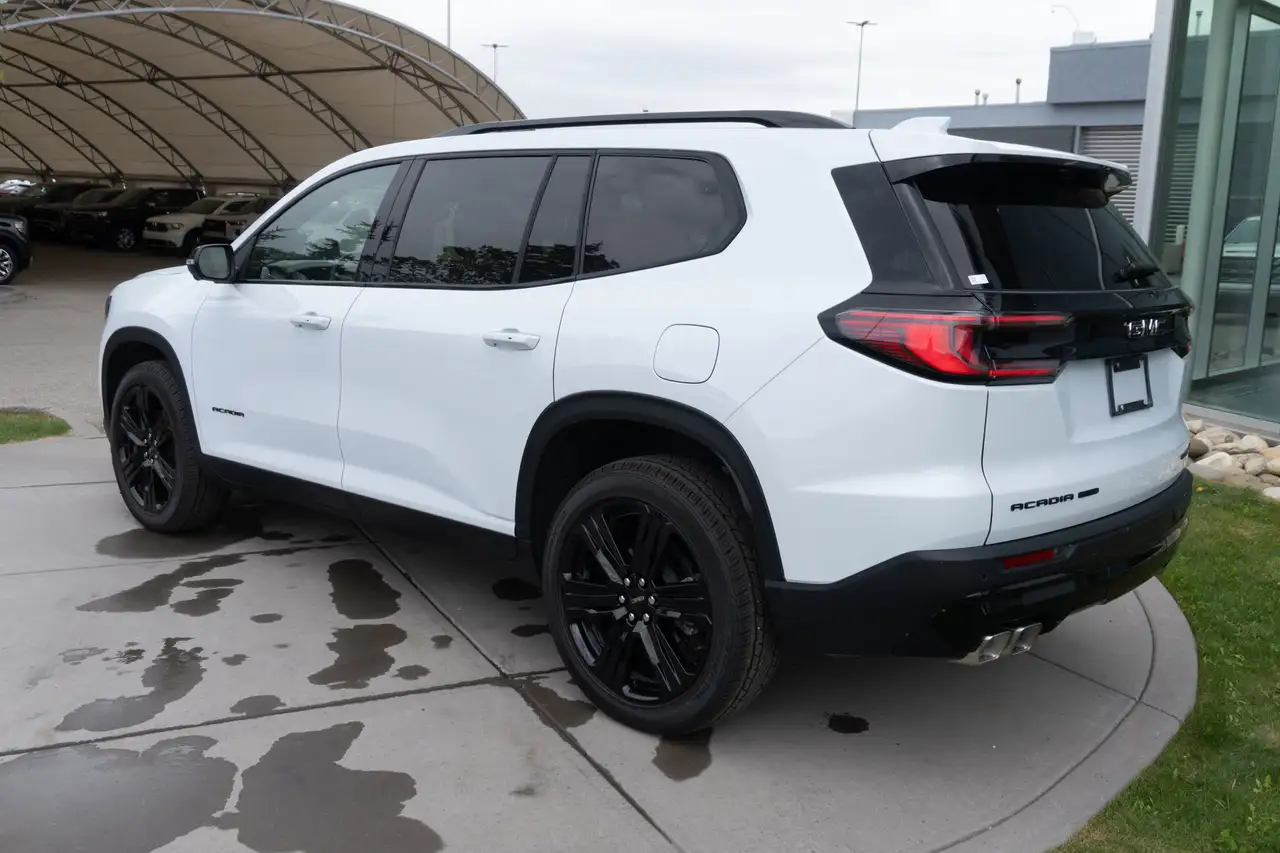 GMC Acadia снимка GMC Acadia