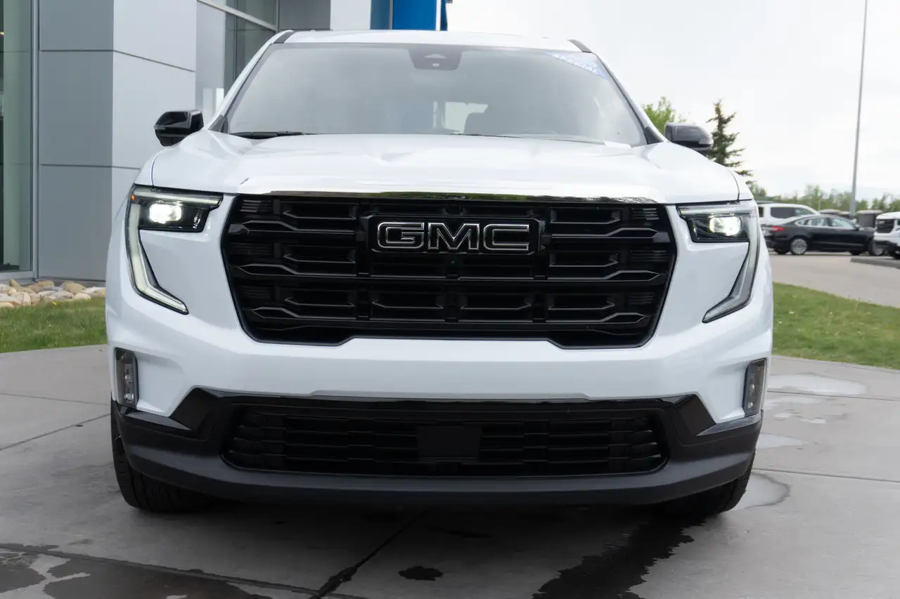 GMC Acadia снимка GMC Acadia