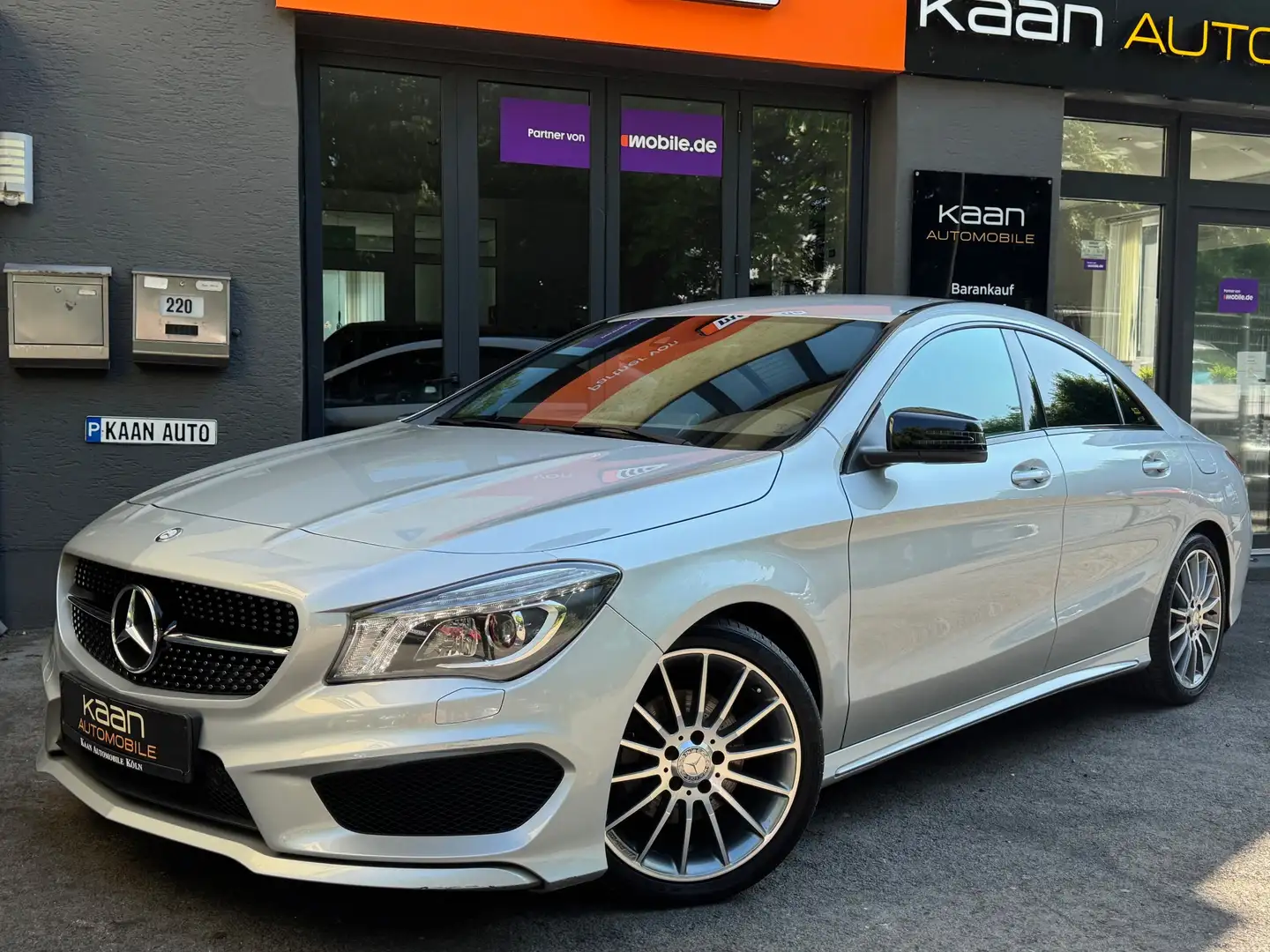 Mercedes-Benz CLA 200 AMG Line/18ZOLL/XENON/LEDER/KAMERA/NAVI/SHZ/BT Gris - 2