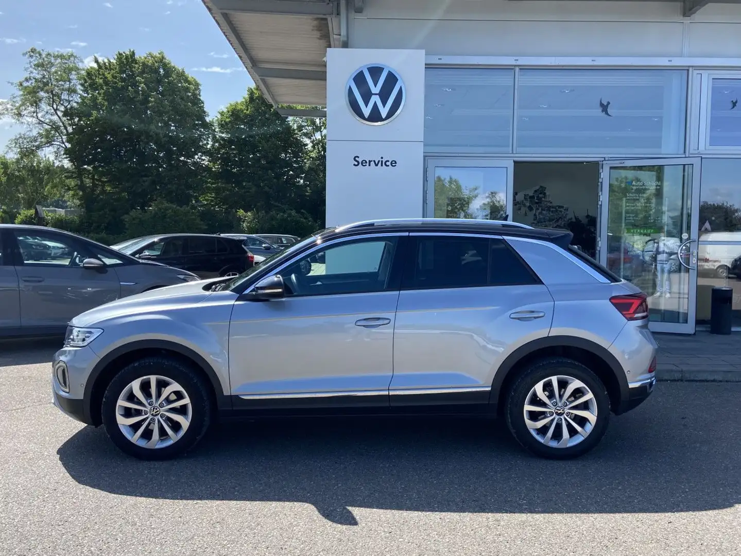 Volkswagen T-Roc 1.5 TSI DSG Style 17"+NAVI+LED+AHK+PANORAM Silber - 2