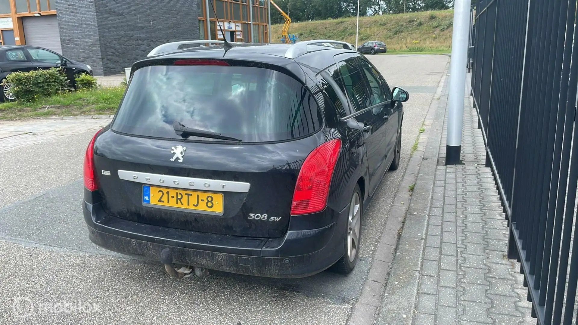 Peugeot 308 SW 1.6 VTi Allure loopt onregel matig Noir - 2