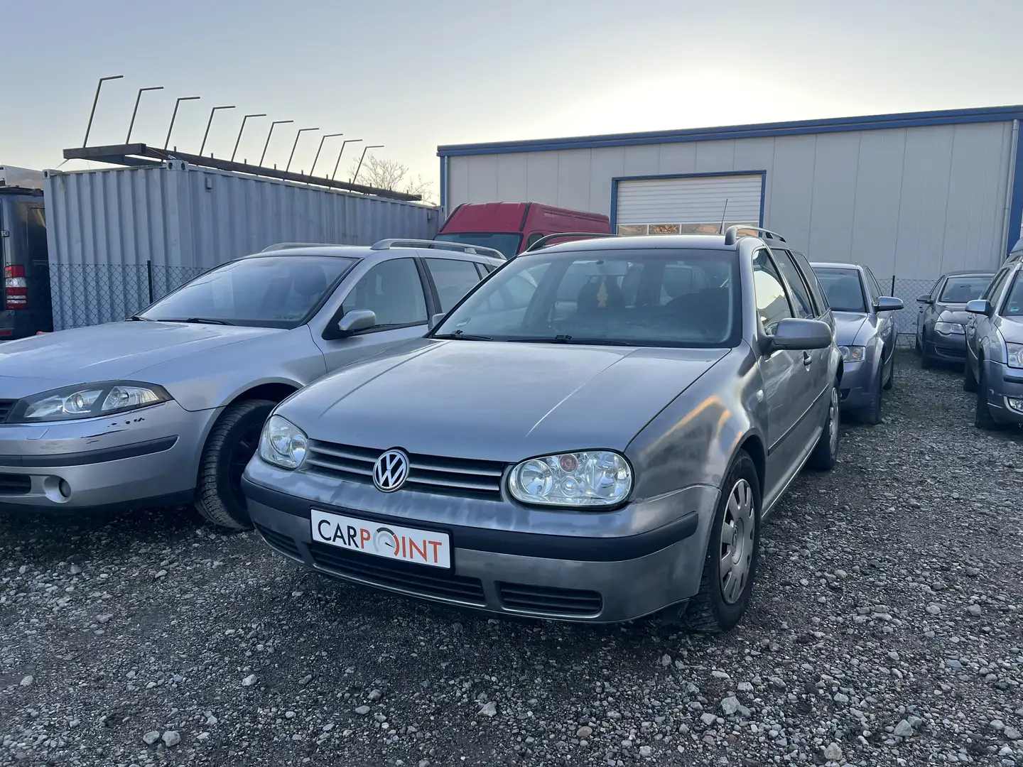 Volkswagen Golf *1,9TDi*Euro4*AHK*Klima* Silber - 1