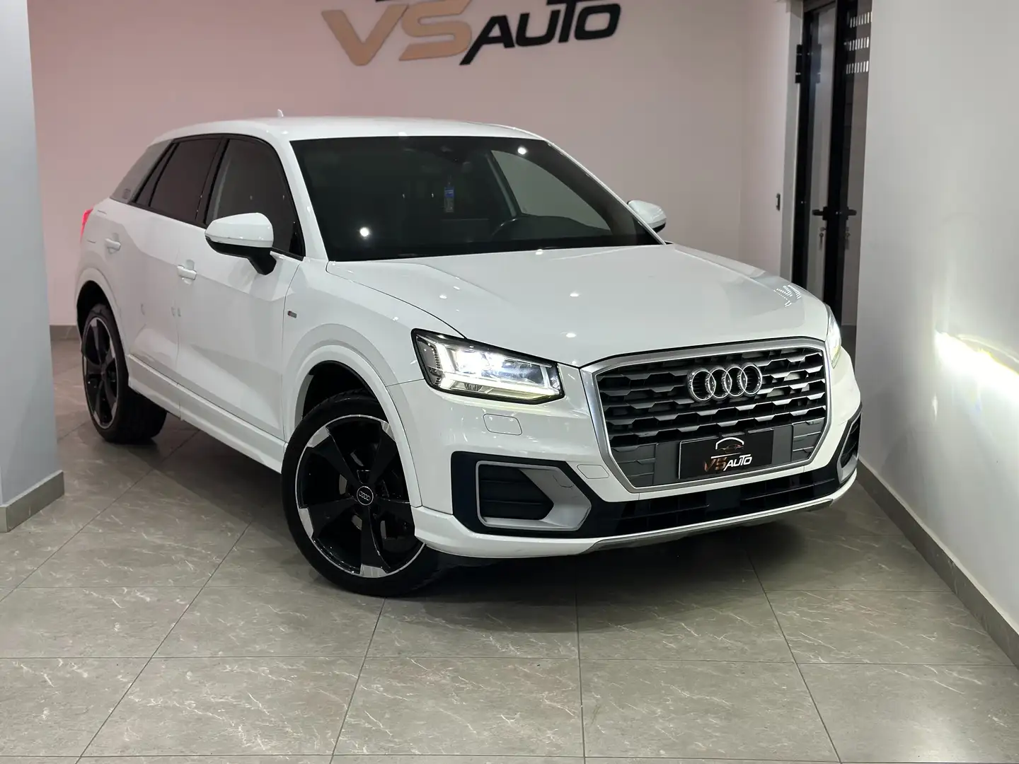 Audi Q2 1.6 tdi  s-line Bianco - 1