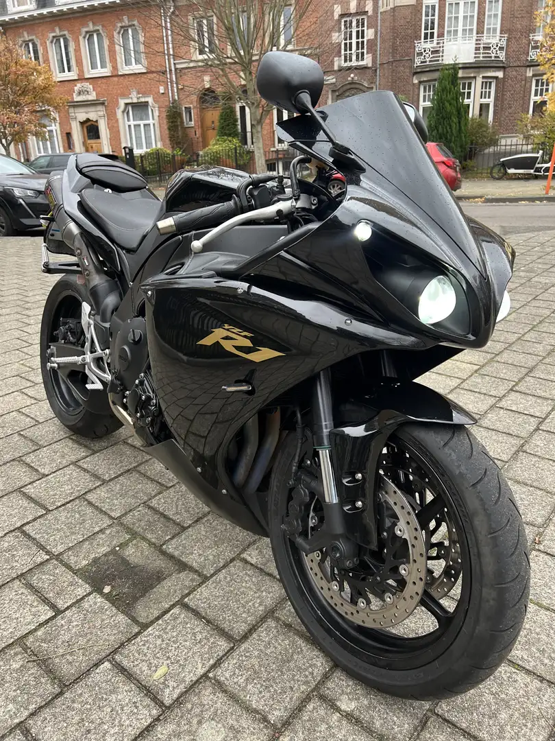 Yamaha YZF-R1 - 1