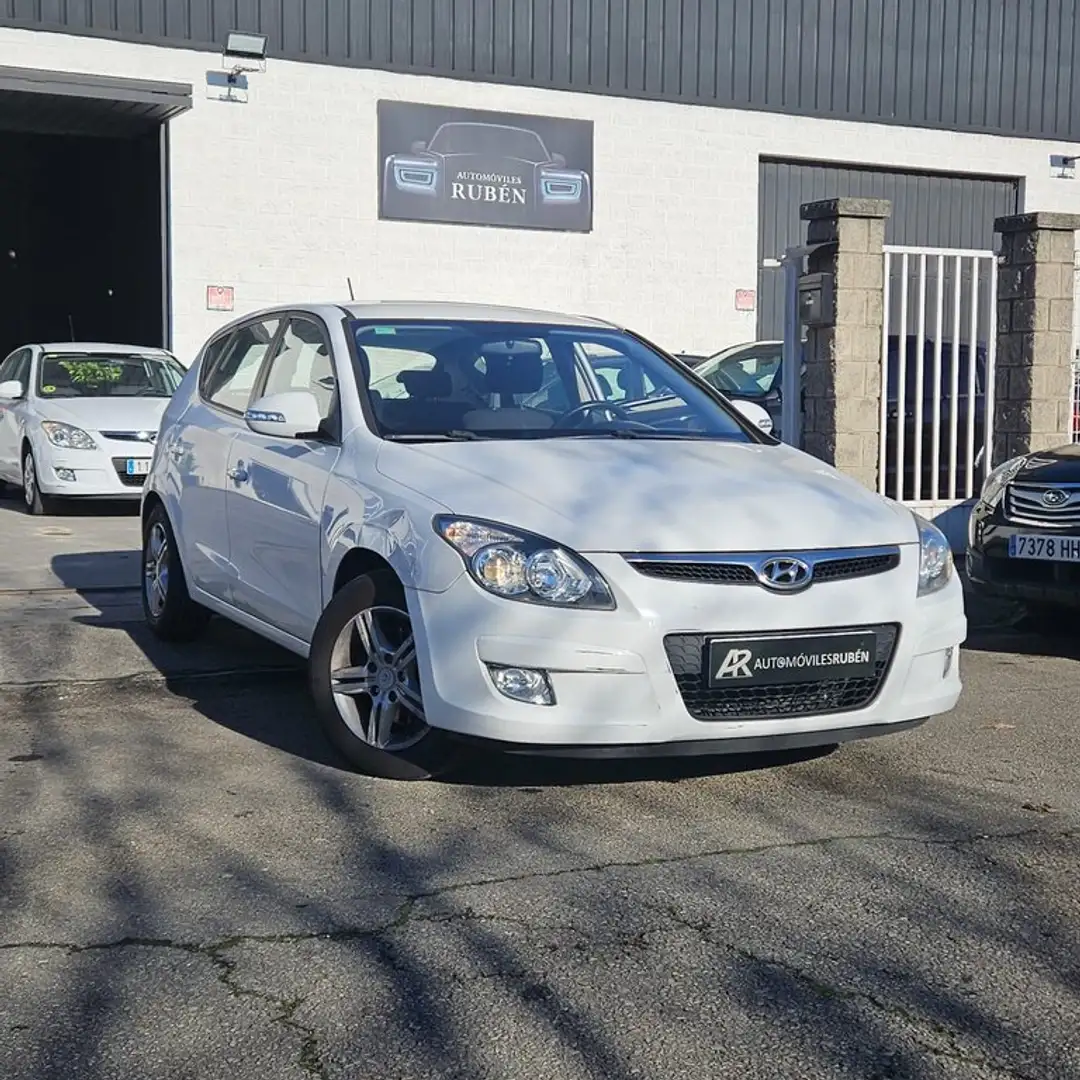 Hyundai i30 1.4 CVVT Classic Weiß - 1