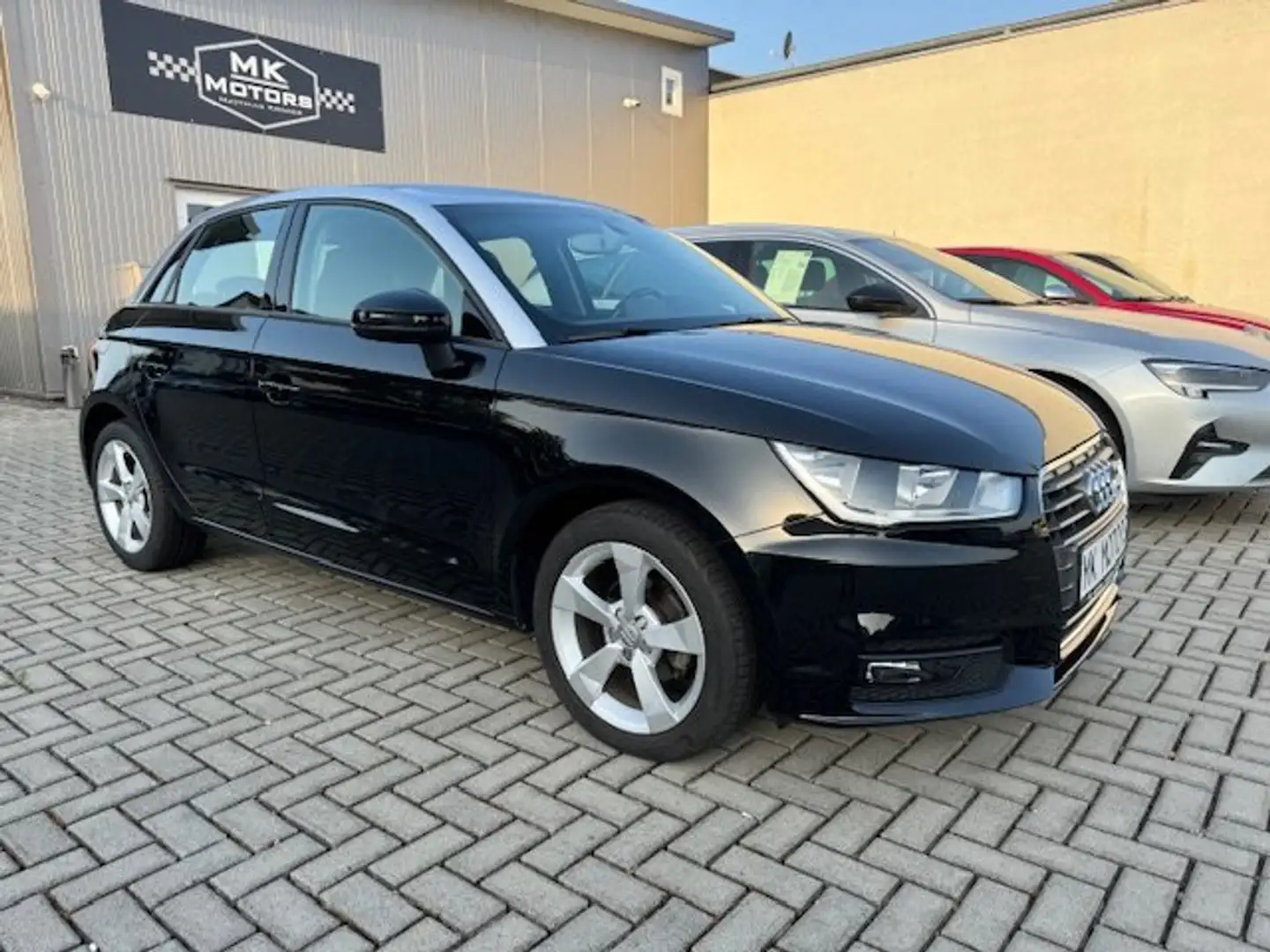 Audi A1 sport Schwarz - 1