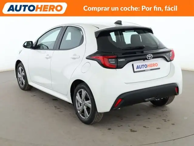 Toyota Yaris view 4