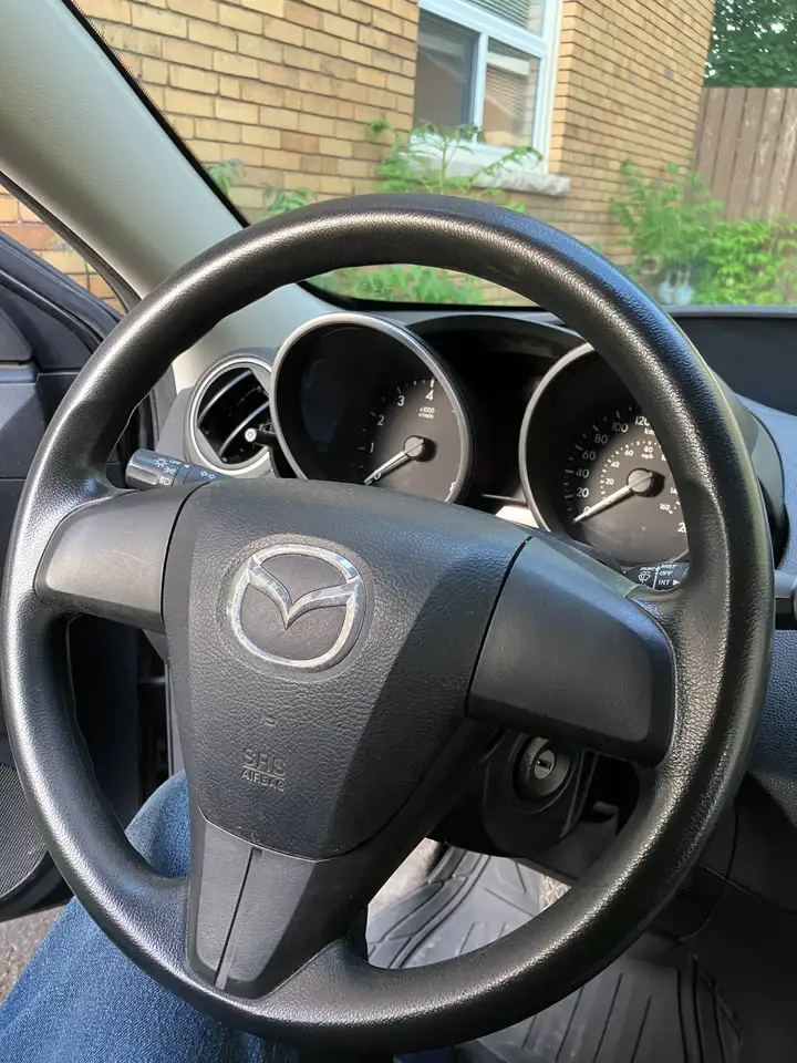Mazda 3 снимка Mazda 3