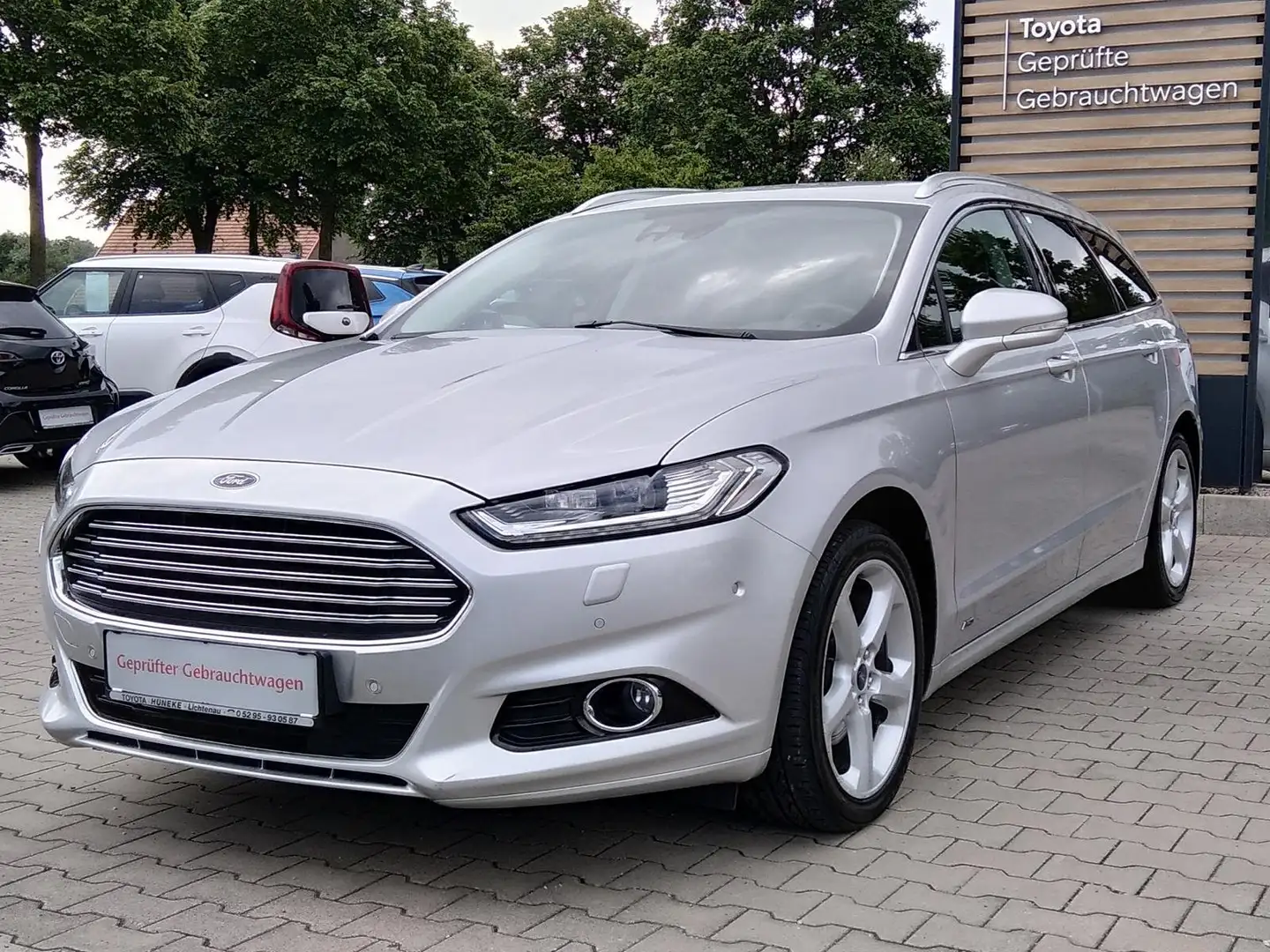 Ford Mondeo Titanium AWD, AHK schwenkbar, Leder, LED, Navi Silber - 1