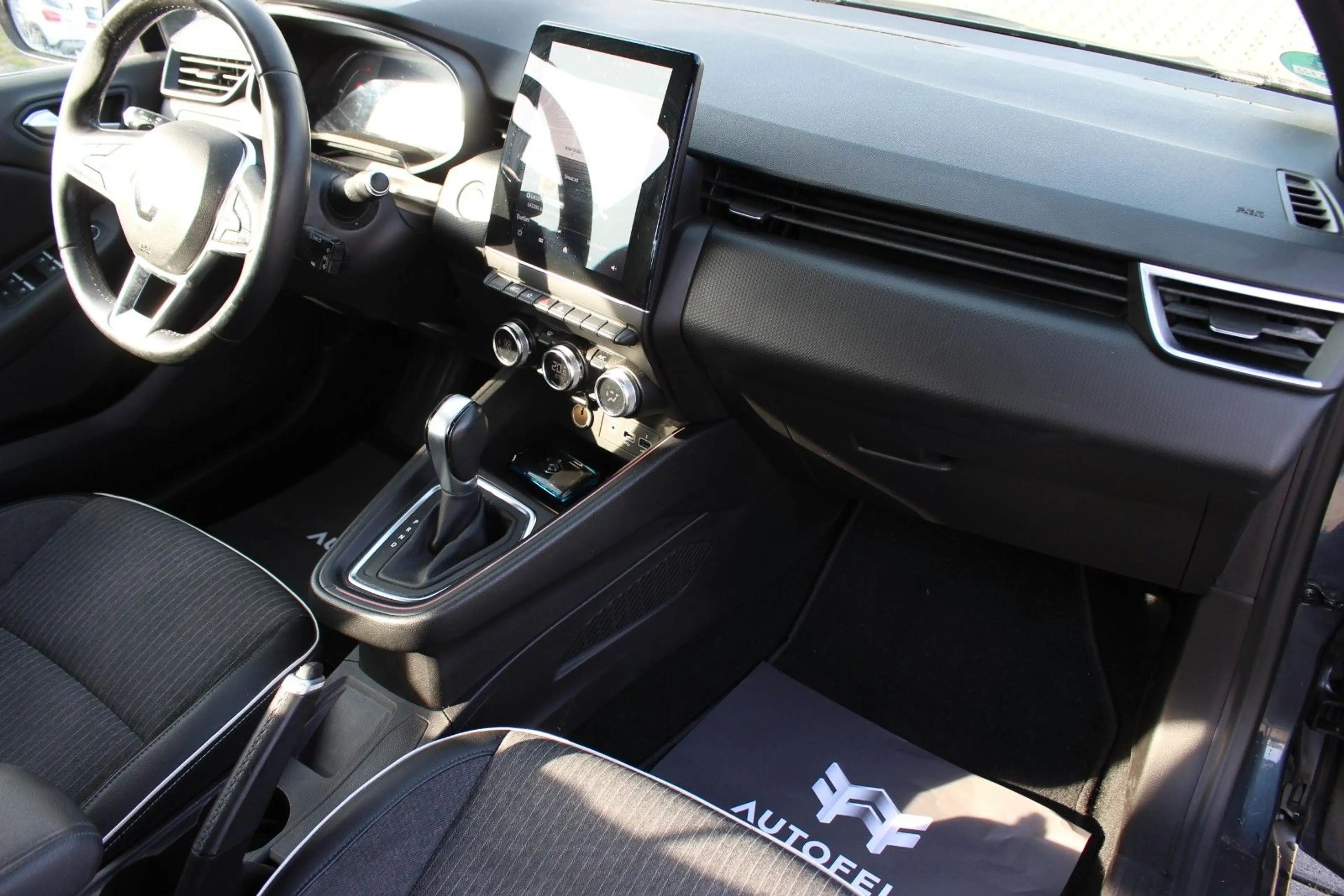 Renault Clio V Intens/SHEFT/KLIMA/PDC/RCAM/BT/NAVI — photo 14