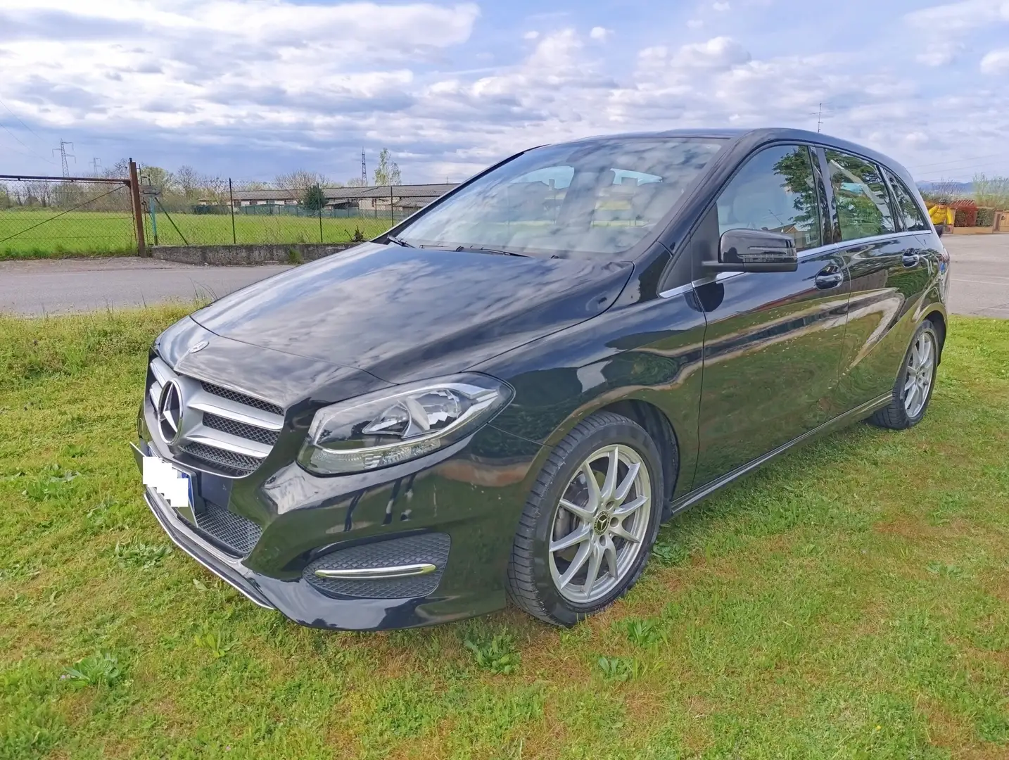Mercedes-Benz B 180 automatica Černá - 1