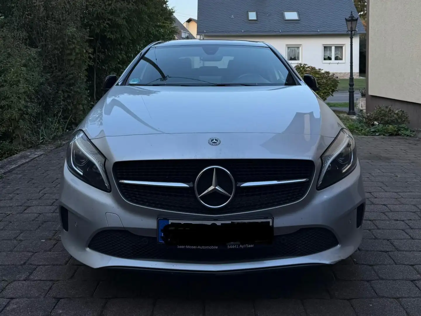 Mercedes-Benz A 180 A 180 d 7G DCT Silber - 2