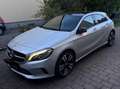 Mercedes-Benz A 180 A 180 d 7G DCT Silber - thumbnail 1