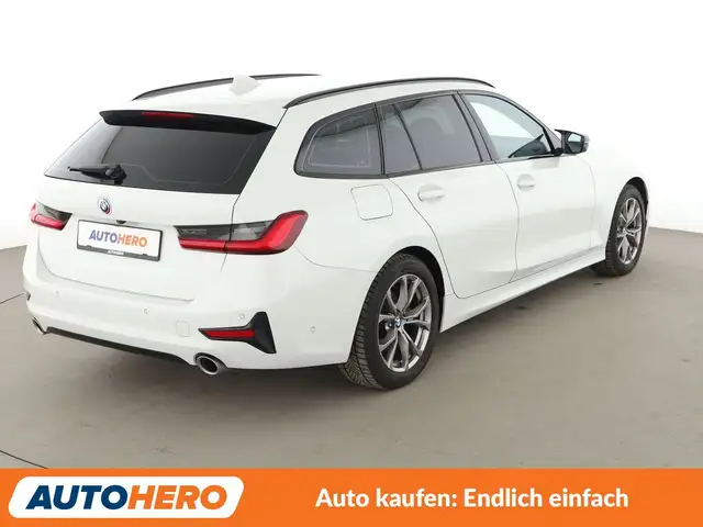 BMW 3 Series view 6