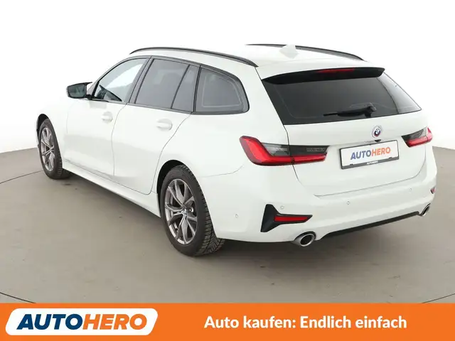 BMW 3 Series view 4