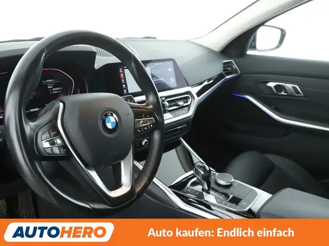 BMW 3 Series view 11