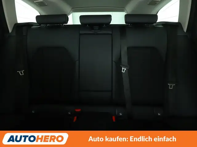 BMW 3 Series view 15