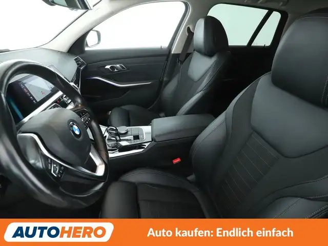 BMW 3 Series view 10