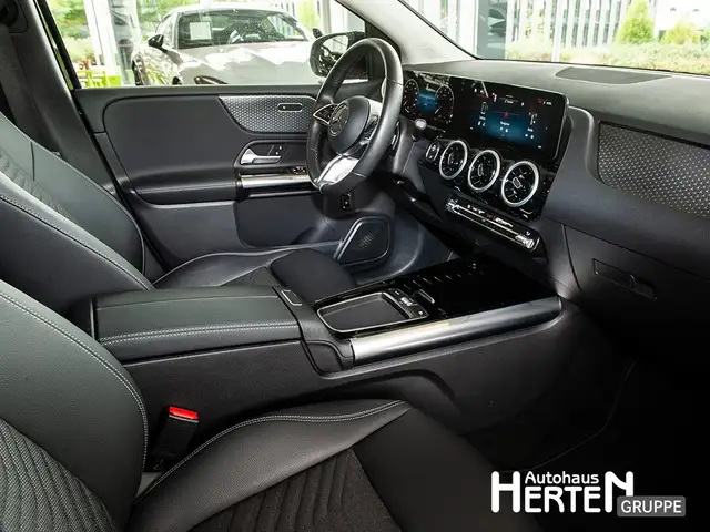 Mercedes-Benz B-Class view 6