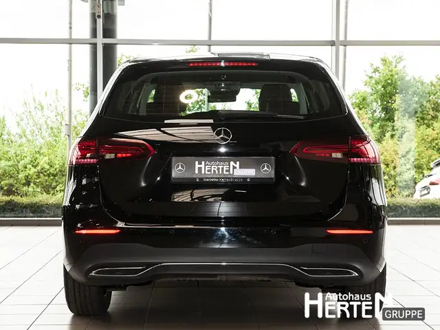 Mercedes-Benz B-Class view 4