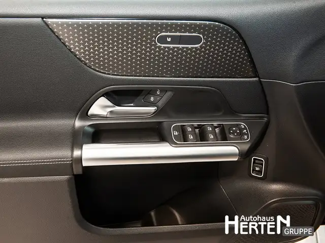 Mercedes-Benz B-Class view 9