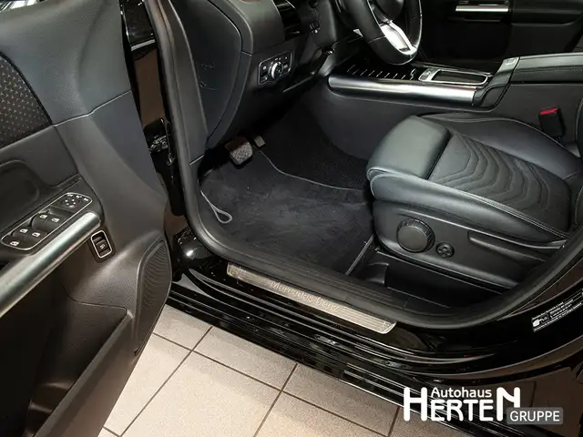 Mercedes-Benz B-Class view 12