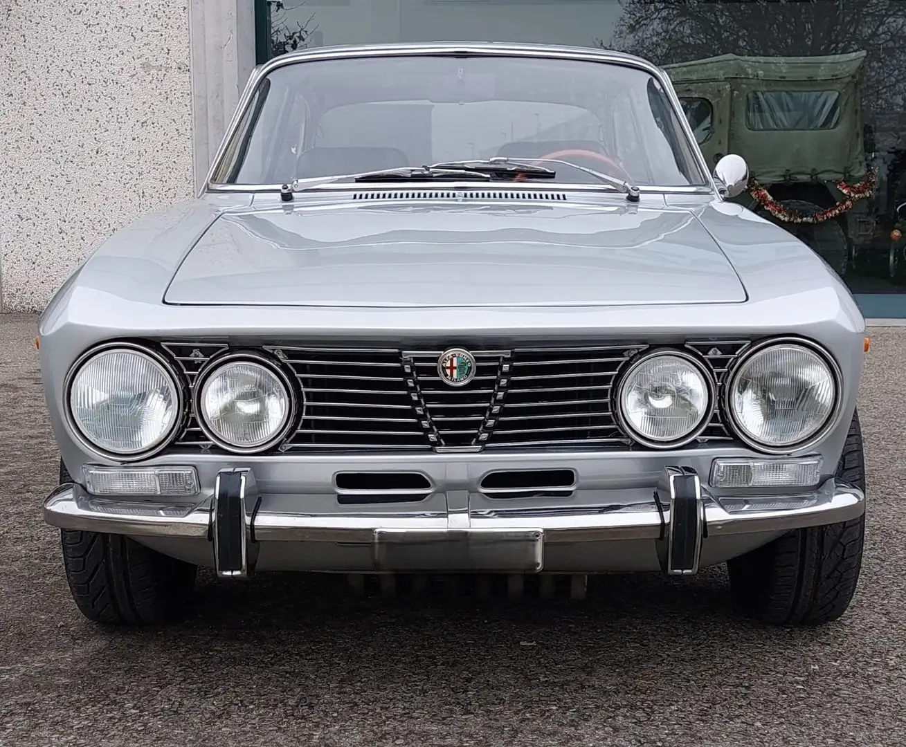 Alfa Romeo 2000 GT 2000 Veloce Silber - 2