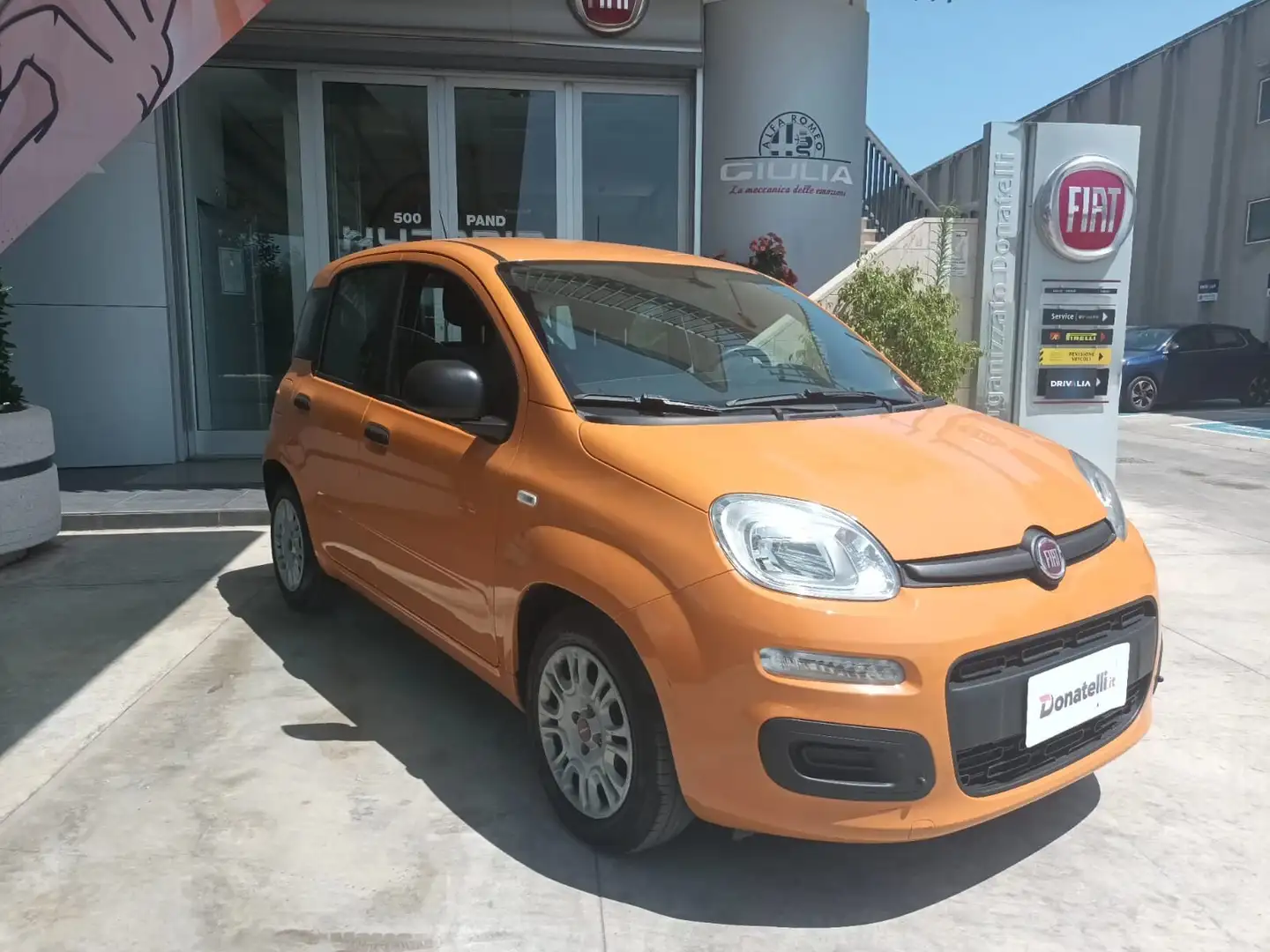 Fiat Panda 1.0 Firefly S&S Hybrid 70 CV Arancione - 1
